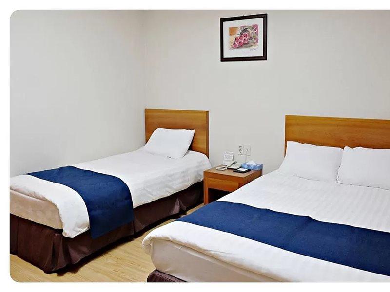 Jeju Parkside Tourist Hotel Экстерьер фото