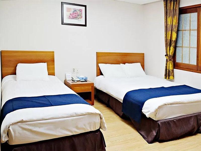 Jeju Parkside Tourist Hotel Экстерьер фото