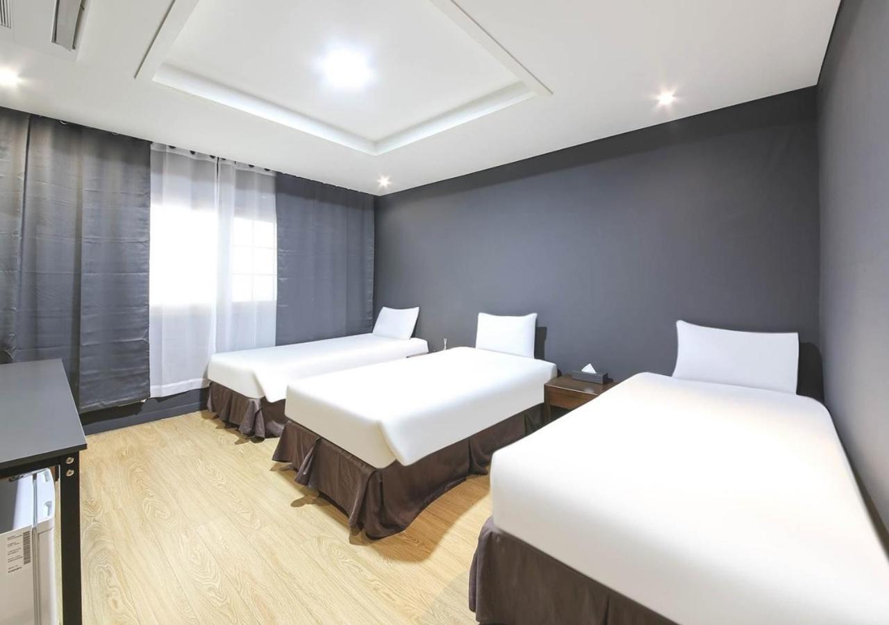 Jeju Parkside Tourist Hotel Экстерьер фото