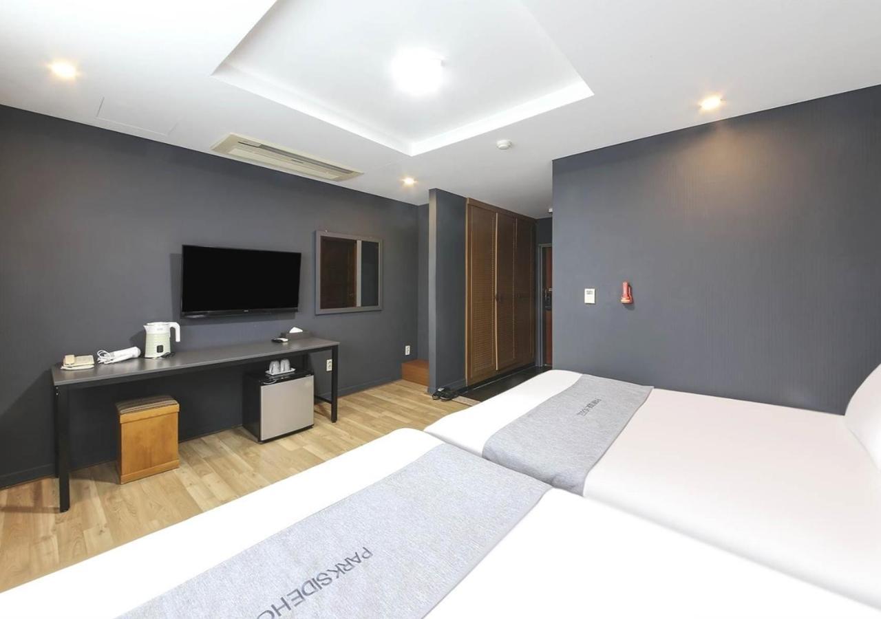 Jeju Parkside Tourist Hotel Экстерьер фото