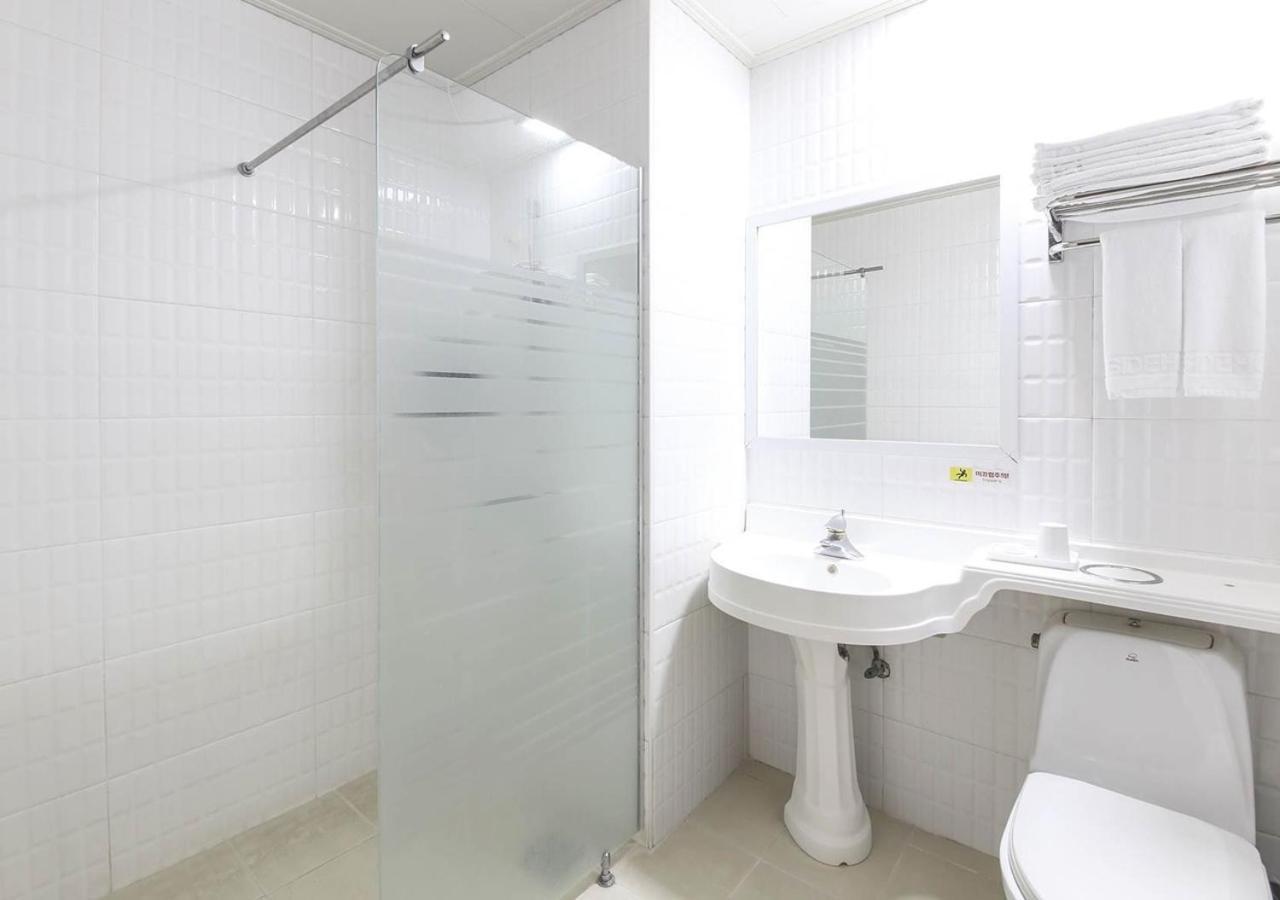 Jeju Parkside Tourist Hotel Экстерьер фото
