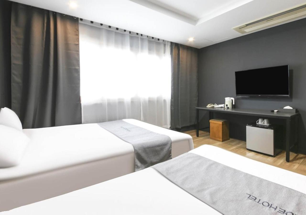 Jeju Parkside Tourist Hotel Экстерьер фото