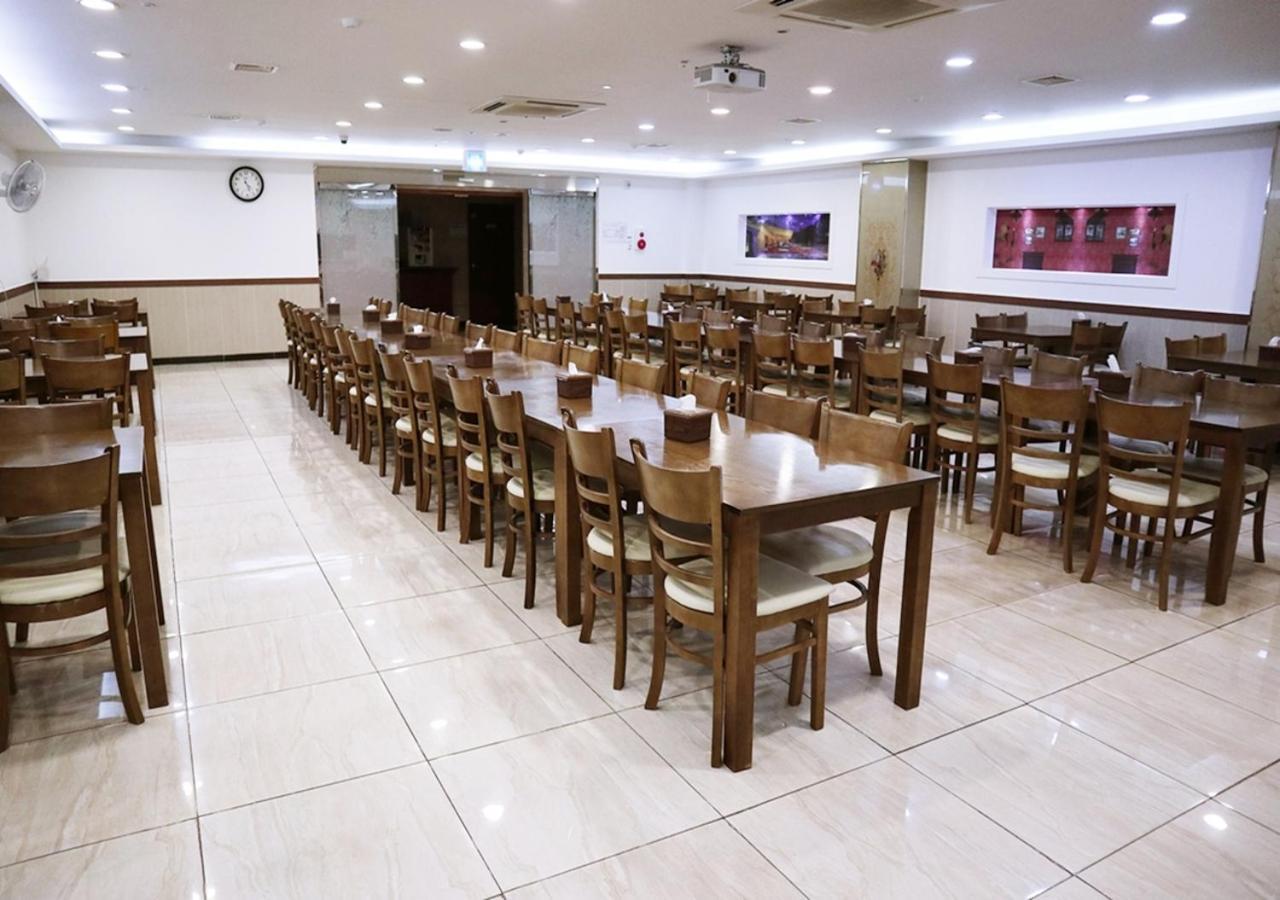 Jeju Parkside Tourist Hotel Экстерьер фото